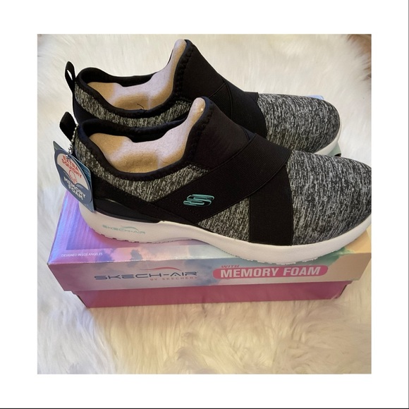 Skechers Shoes - Skechers Dynamight Big Step Skech-Air Sneakers - NWT New in Box - Size 8